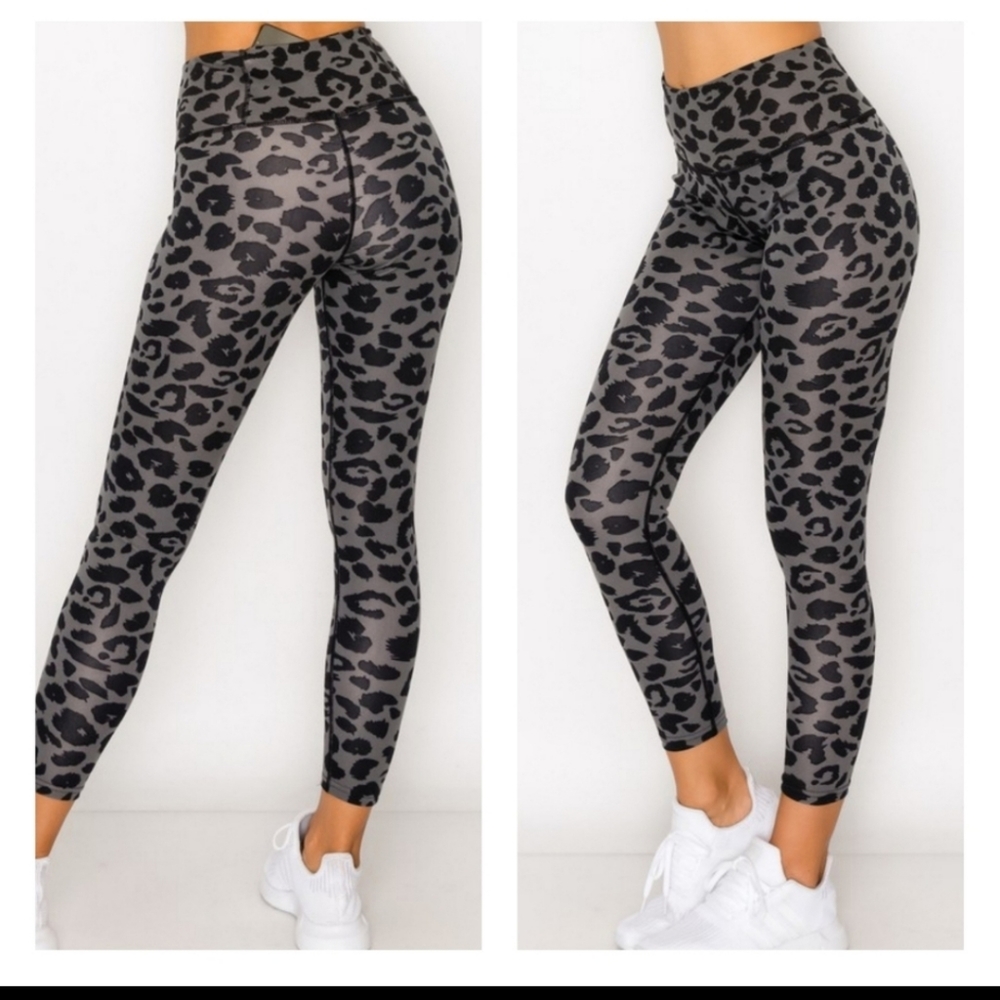 NWT Gray Leopard Stretch Workout Legging Pants